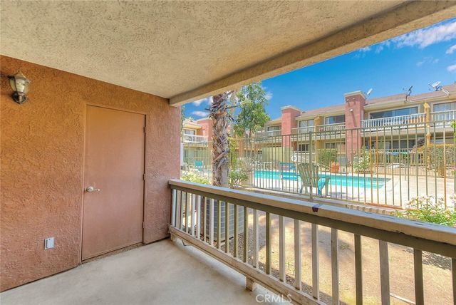 760 Rimpau 102, Corona, CA 92879