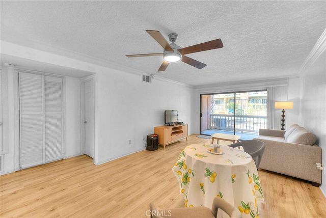 760 Rimpau 102, Corona, CA 92879