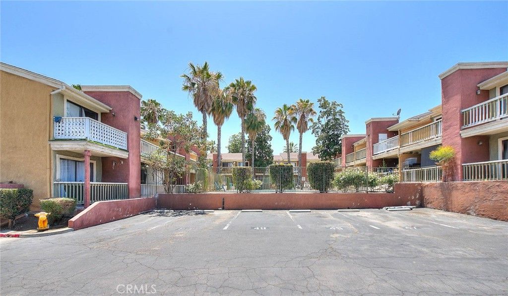 760 Rimpau 102, Corona, CA 92879