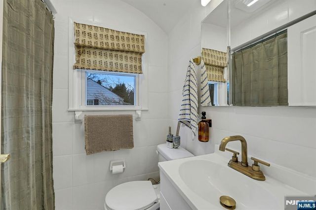 19 Pine Street, Closter, NJ 07624