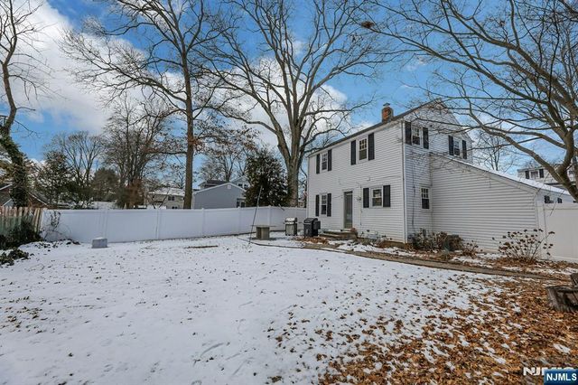 19 Pine Street, Closter, NJ 07624