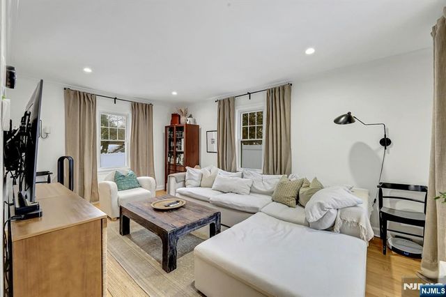 19 Pine Street, Closter, NJ 07624