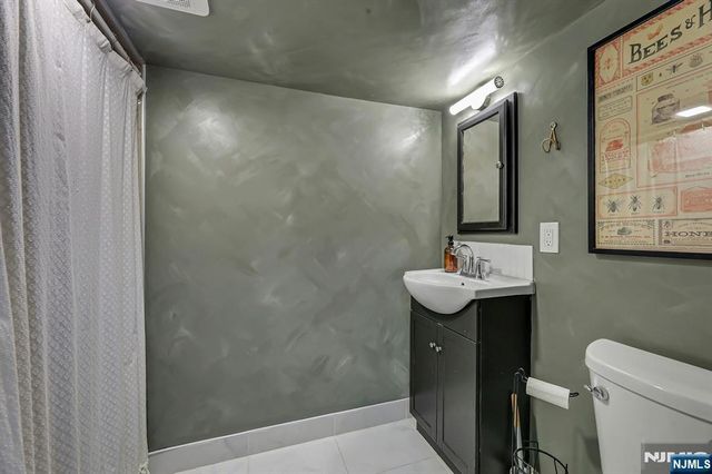 19 Pine Street, Closter, NJ 07624