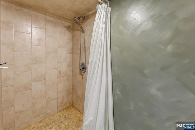 19 Pine Street, Closter, NJ 07624