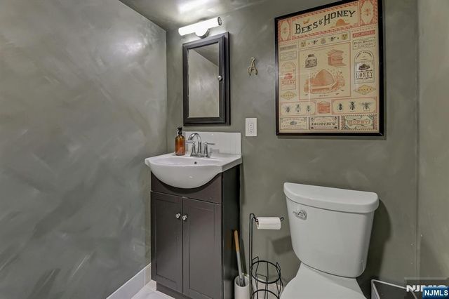 19 Pine Street, Closter, NJ 07624