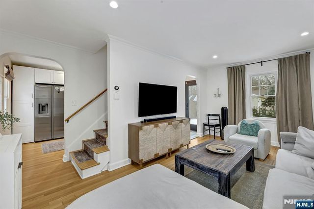 19 Pine Street, Closter, NJ 07624