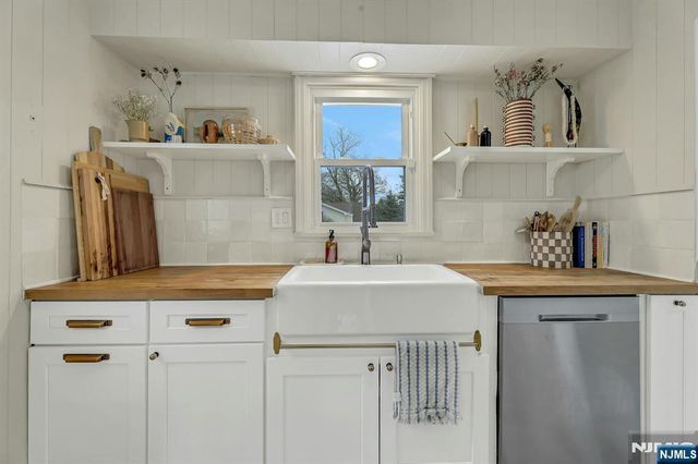 19 Pine Street, Closter, NJ 07624