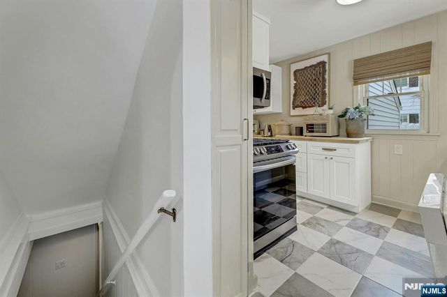 19 Pine Street, Closter, NJ 07624