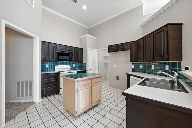 2119 Amherst Drive, Lewisville, TX 75067