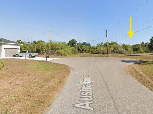 329 Australian DR, Rotonda West, FL 33947