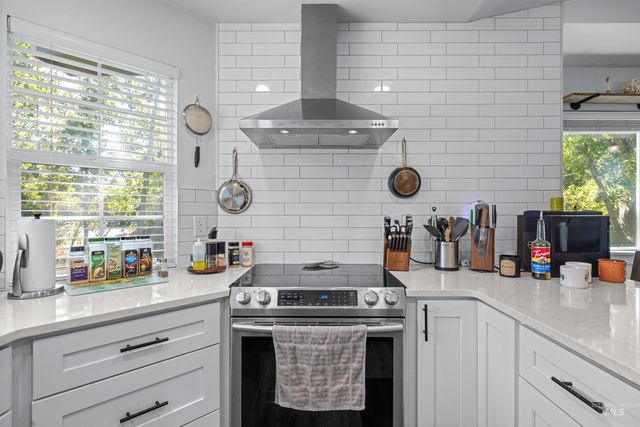 115 N Brent, Nampa, ID 83687
