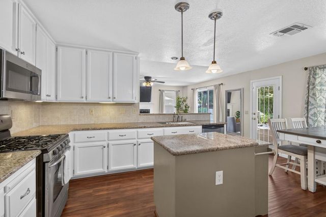 807 Rancho Gaviota Ct, Roseville, CA 95747