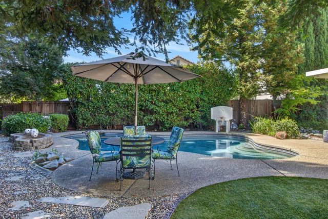807 Rancho Gaviota Ct, Roseville, CA 95747