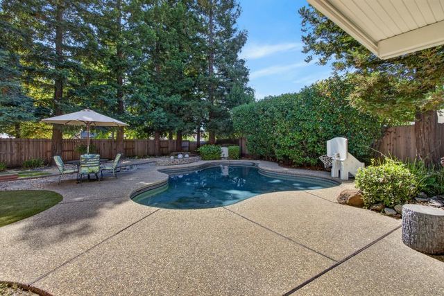 807 Rancho Gaviota Ct, Roseville, CA 95747