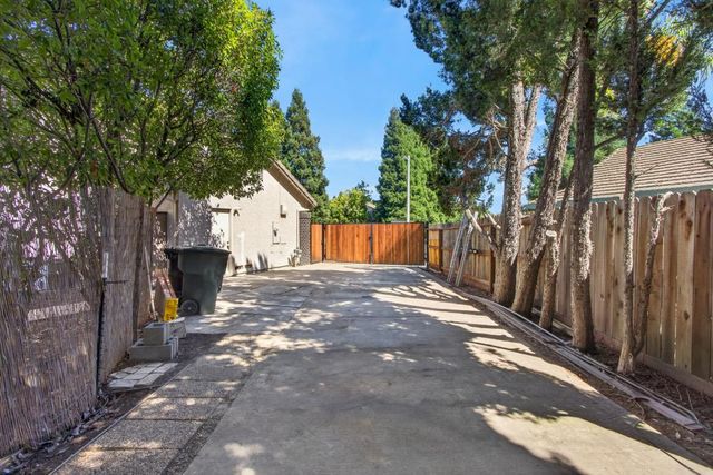 807 Rancho Gaviota Ct, Roseville, CA 95747