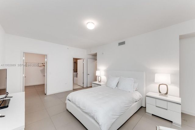 999 SW 1st Ave 3216, Miami, FL 33130