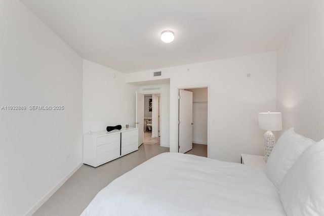 999 SW 1st Ave 3216, Miami, FL 33130