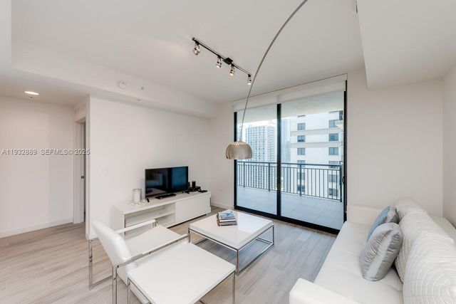 999 SW 1st Ave 3216, Miami, FL 33130