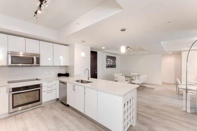 999 SW 1st Ave 3216, Miami, FL 33130