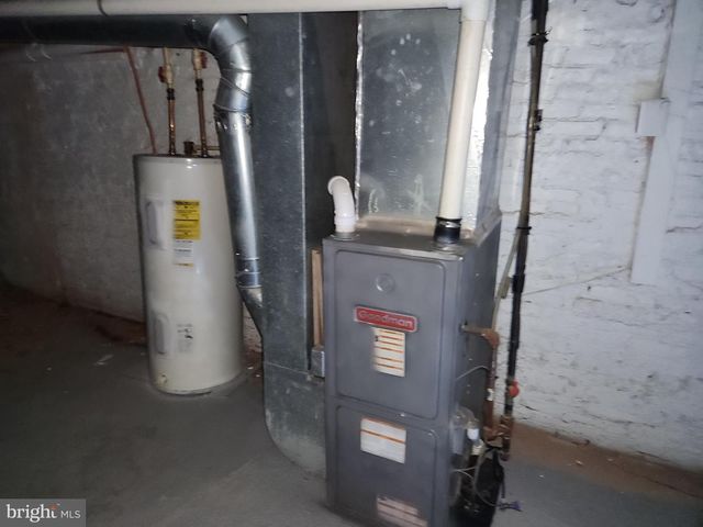 1824 E FEDERAL ST, Baltimore, MD 21213