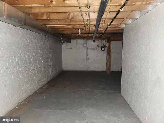 1824 E FEDERAL ST, Baltimore, MD 21213