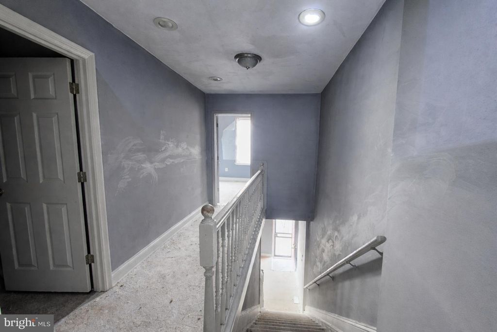 Image 10 of property listing at 1824 E FEDERAL ST, Baltimore, MD 21213