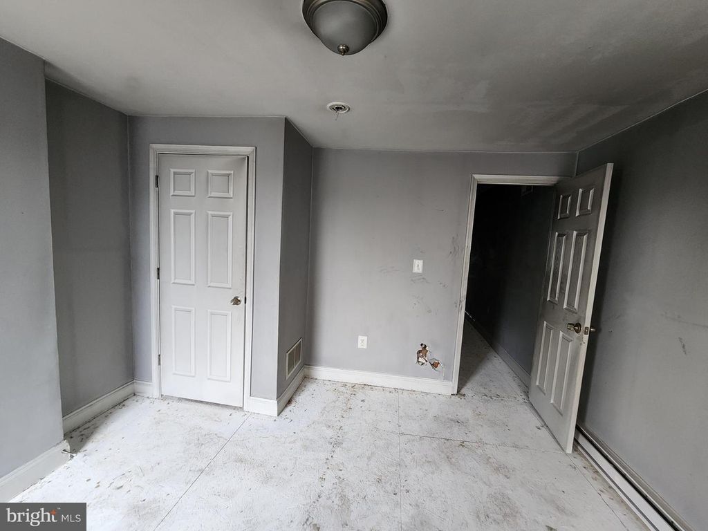 Image 17 of property listing at 1824 E FEDERAL ST, Baltimore, MD 21213