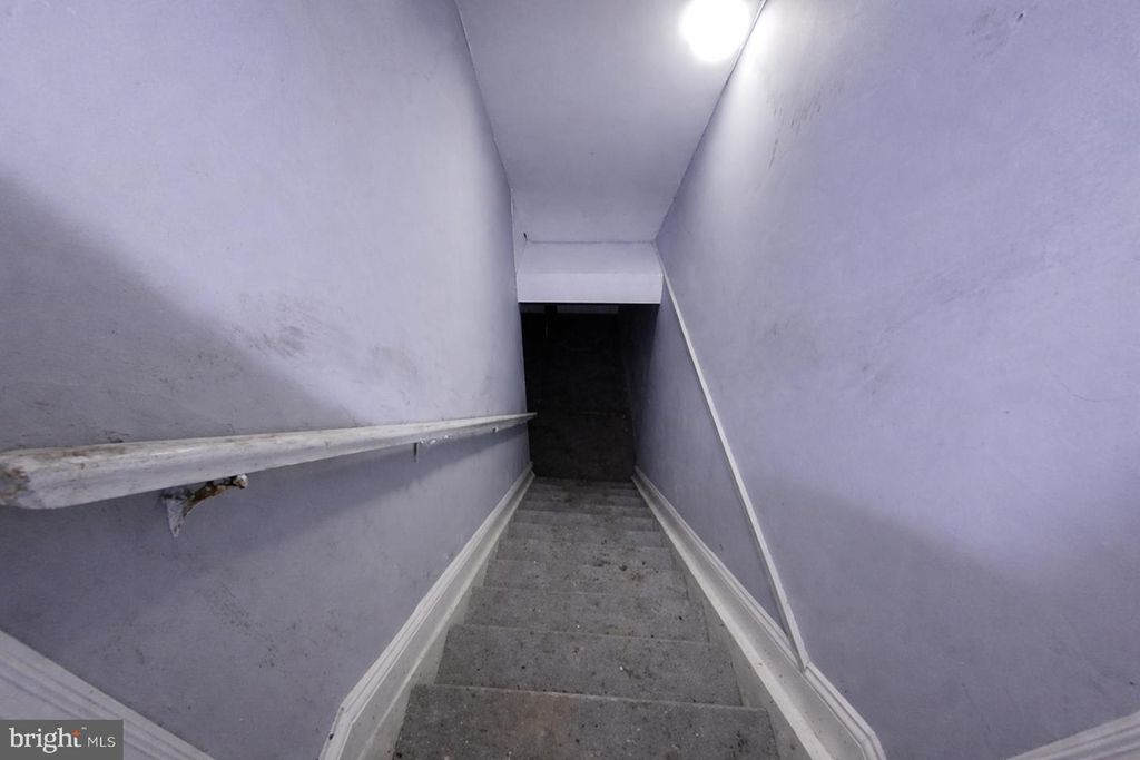 Image 21 of property listing at 1824 E FEDERAL ST, Baltimore, MD 21213