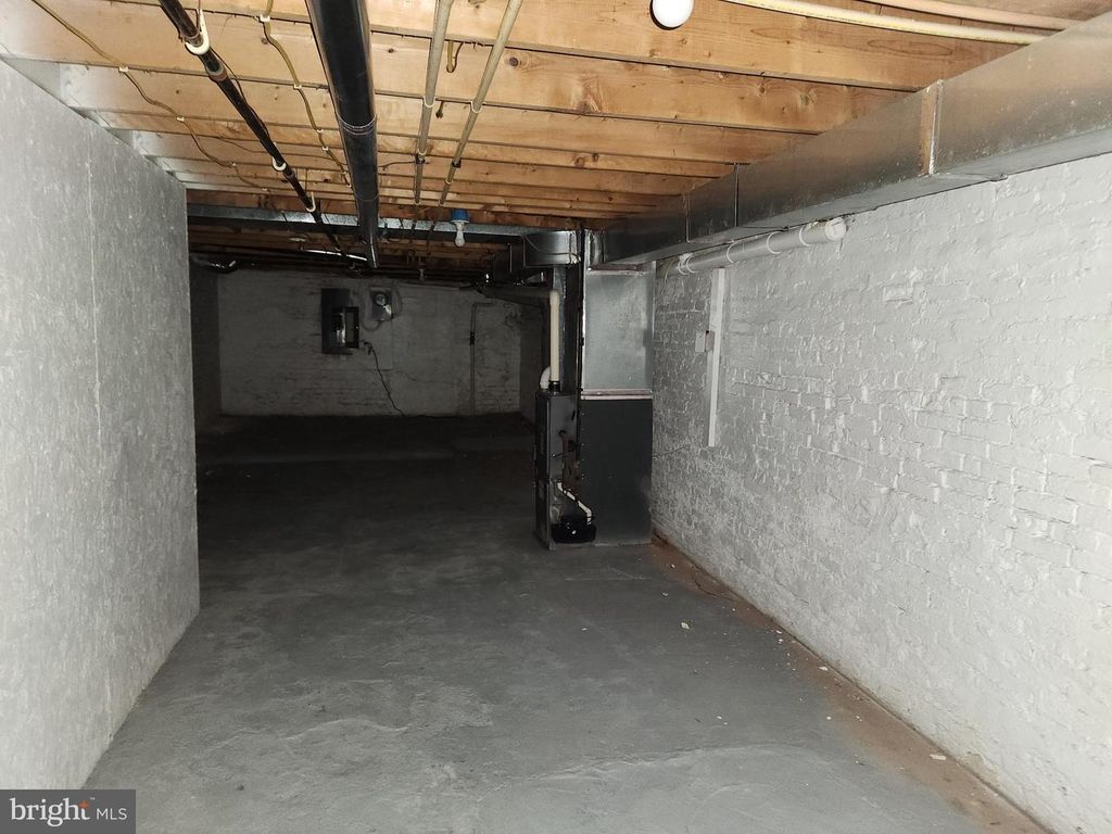 Image 22 of property listing at 1824 E FEDERAL ST, Baltimore, MD 21213