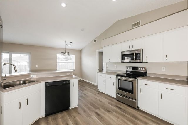 8157 BRISTOL BAY AVENUE, Lakeland, FL 33810