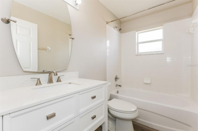 8157 BRISTOL BAY AVENUE, Lakeland, FL 33810