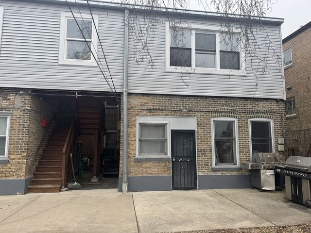 5816 W Higgins Avenue 2, Chicago, IL 60630