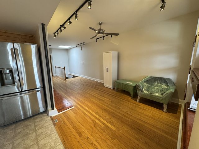 5816 W Higgins Avenue 2, Chicago, IL 60630