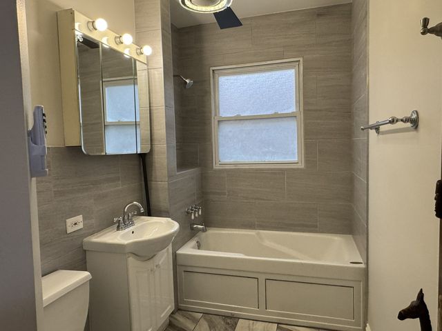 5816 W Higgins Avenue 2, Chicago, IL 60630