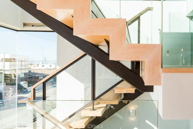 814 Monterey Boulevard, Hermosa Beach, CA 90254