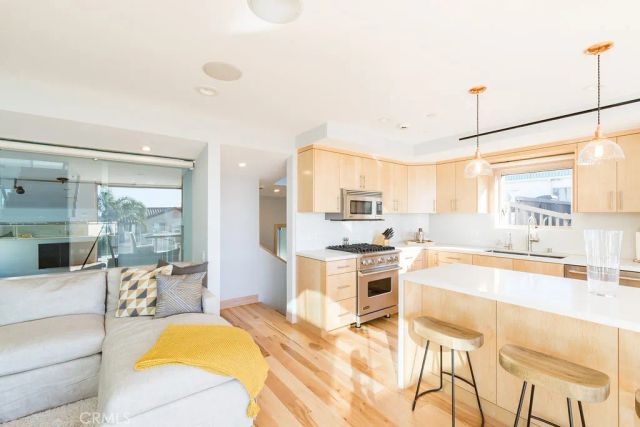 814 Monterey Boulevard, Hermosa Beach, CA 90254