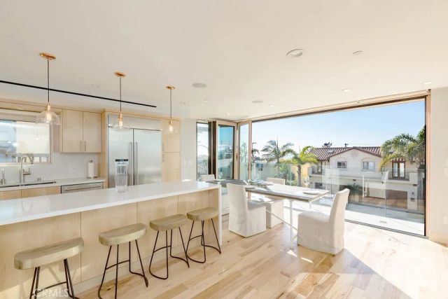 814 Monterey Boulevard, Hermosa Beach, CA 90254