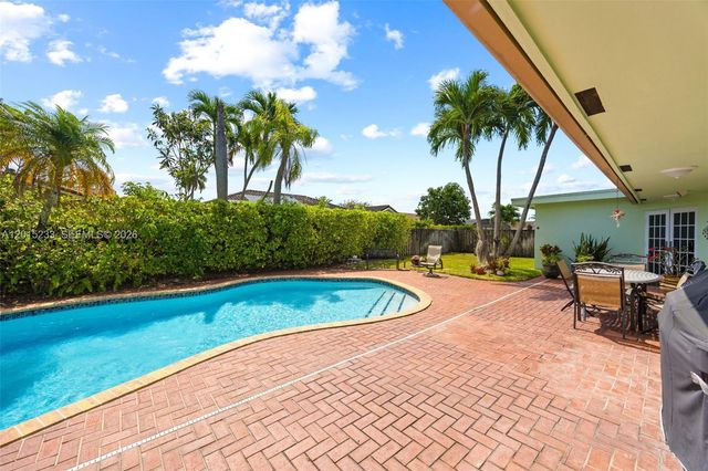 21141 NE 21st Ct, Miami, FL 33179