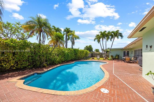 21141 NE 21st Ct, Miami, FL 33179