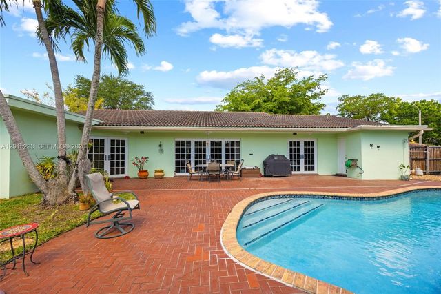 21141 NE 21st Ct, Miami, FL 33179
