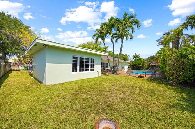 21141 NE 21st Ct, Miami, FL 33179