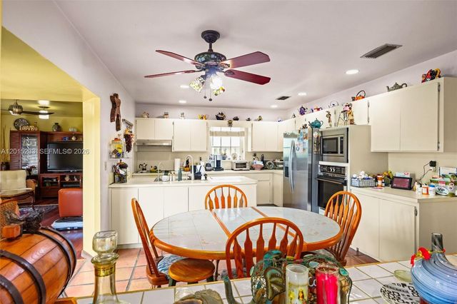 21141 NE 21st Ct, Miami, FL 33179