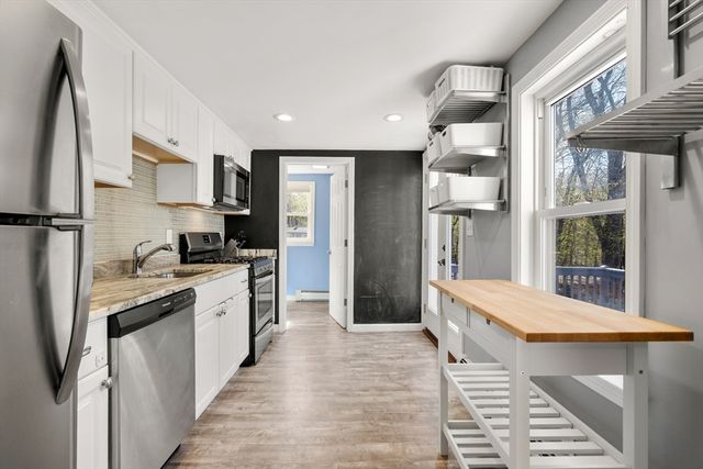 114 Washington Street 1, Groveland, MA 01834