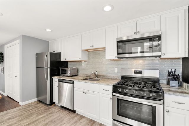 114 Washington Street 1, Groveland, MA 01834