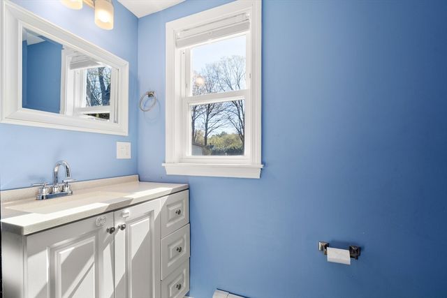 114 Washington Street 1, Groveland, MA 01834