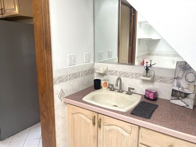 124 Gardiner Rd CH, Quincy, MA 02169