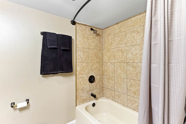 6836 S Michigan Avenue, Chicago, IL 60637