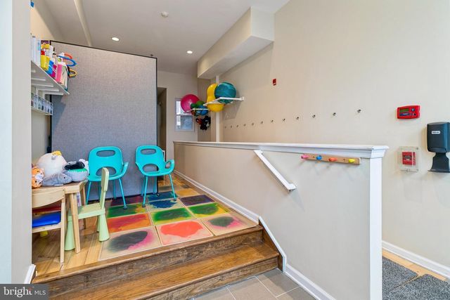 413 FAIRMOUNT AVE, Philadelphia, PA 19123