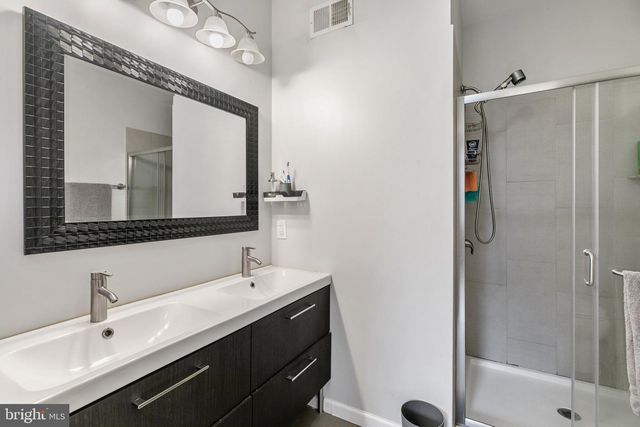 413 FAIRMOUNT AVE, Philadelphia, PA 19123
