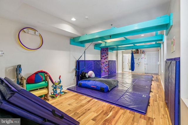 413 FAIRMOUNT AVE, Philadelphia, PA 19123